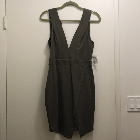 Olive backless dress - Picture 1 of 1